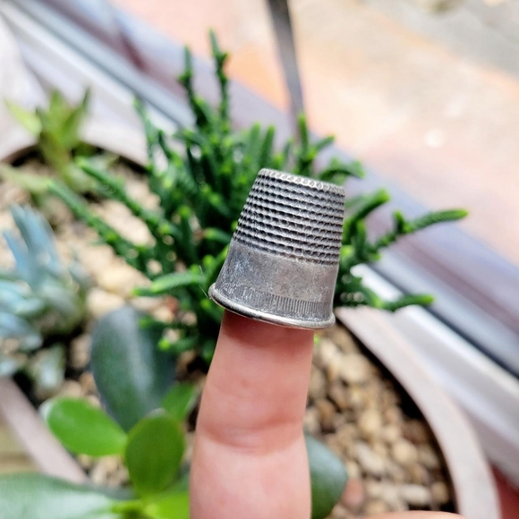 Vintage Silver Thimble - Picture 4 of 6